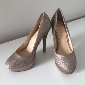 Jessica Simpson pumps